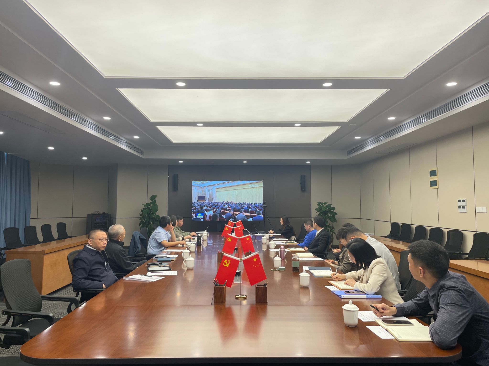 kaiyun召开党委理论学习中心组（扩大）学习会